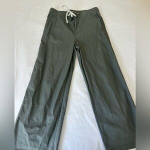 Vuori Ripstop Olive Green Wide-Leg Drawstring Pants. Size Medium